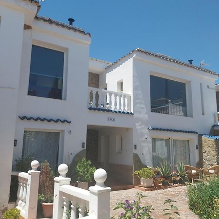 Pension Isla - Couples Only Casas de Cuadra Екстериор снимка