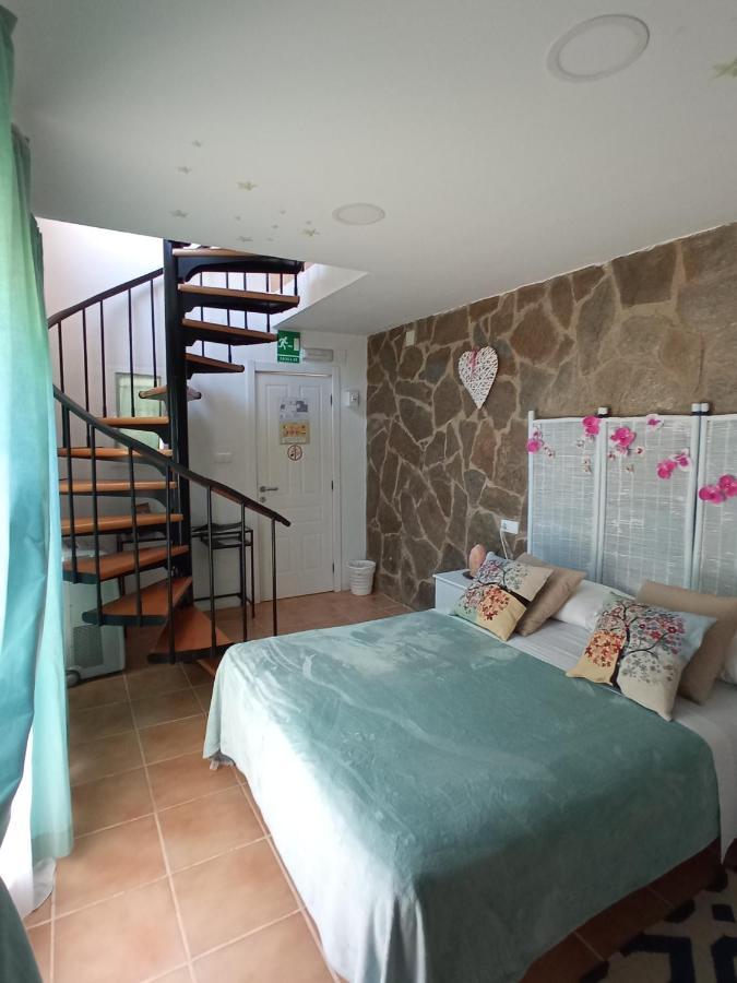 Pension Isla - Couples Only Casas de Cuadra Екстериор снимка
