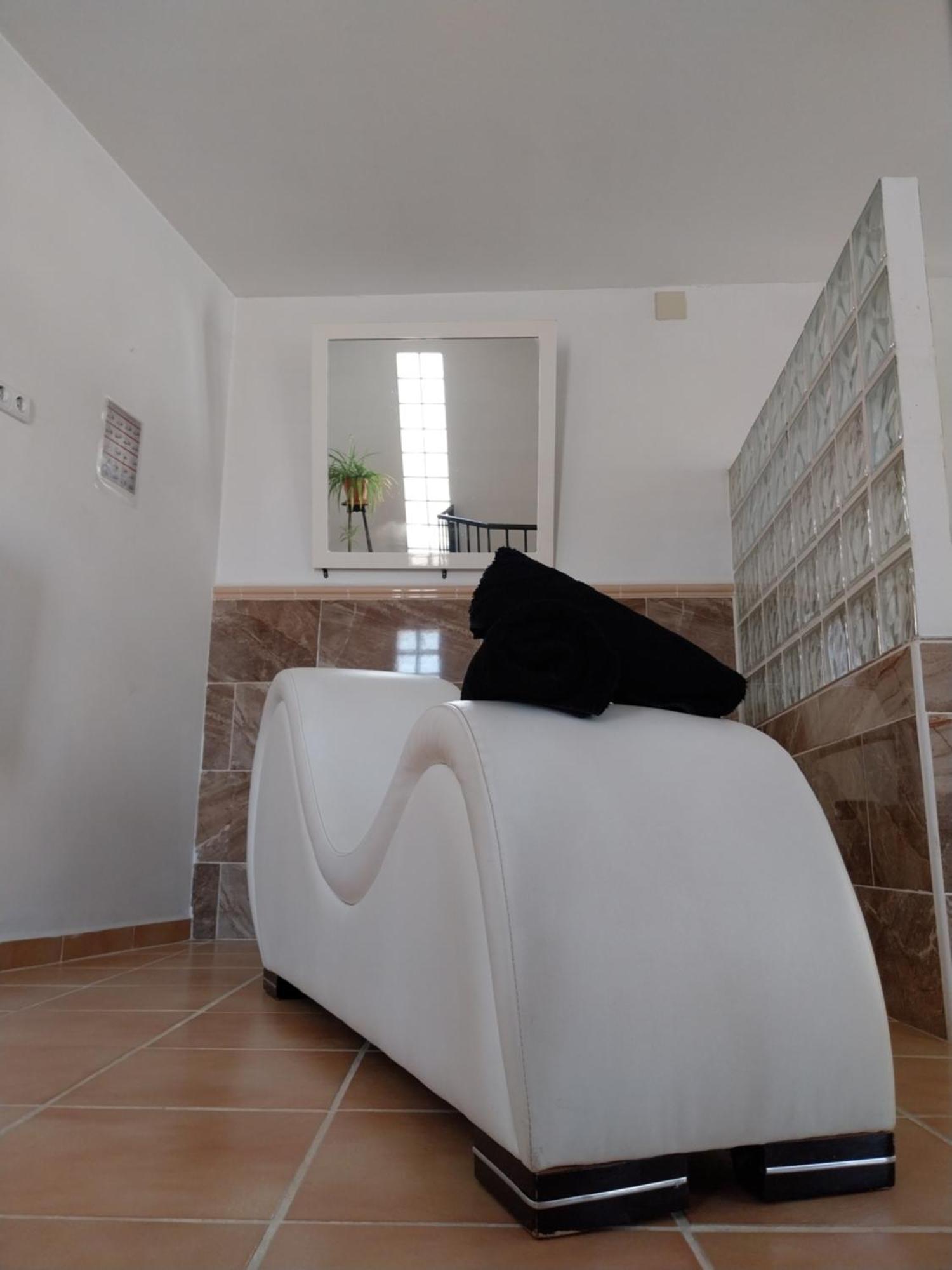 Pension Isla - Couples Only Casas de Cuadra Екстериор снимка