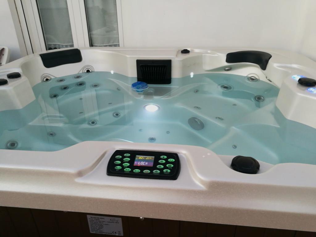 Pension Isla - Couples Only Casas de Cuadra Екстериор снимка